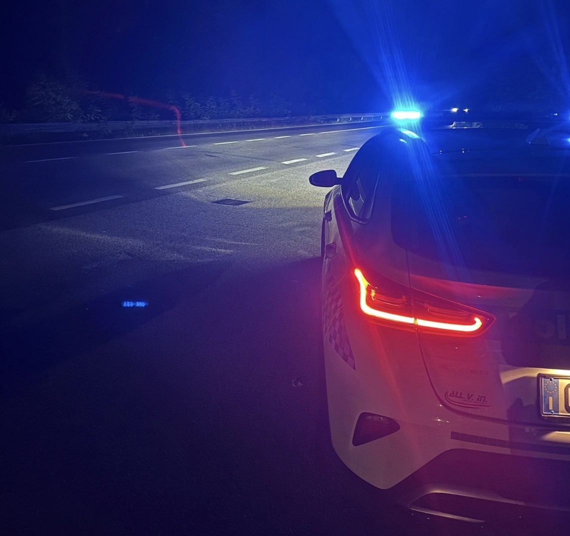 “Non ho avuto tempo per rinnovare la patente”: era scaduta da vent’anni e l’auto sequestrata