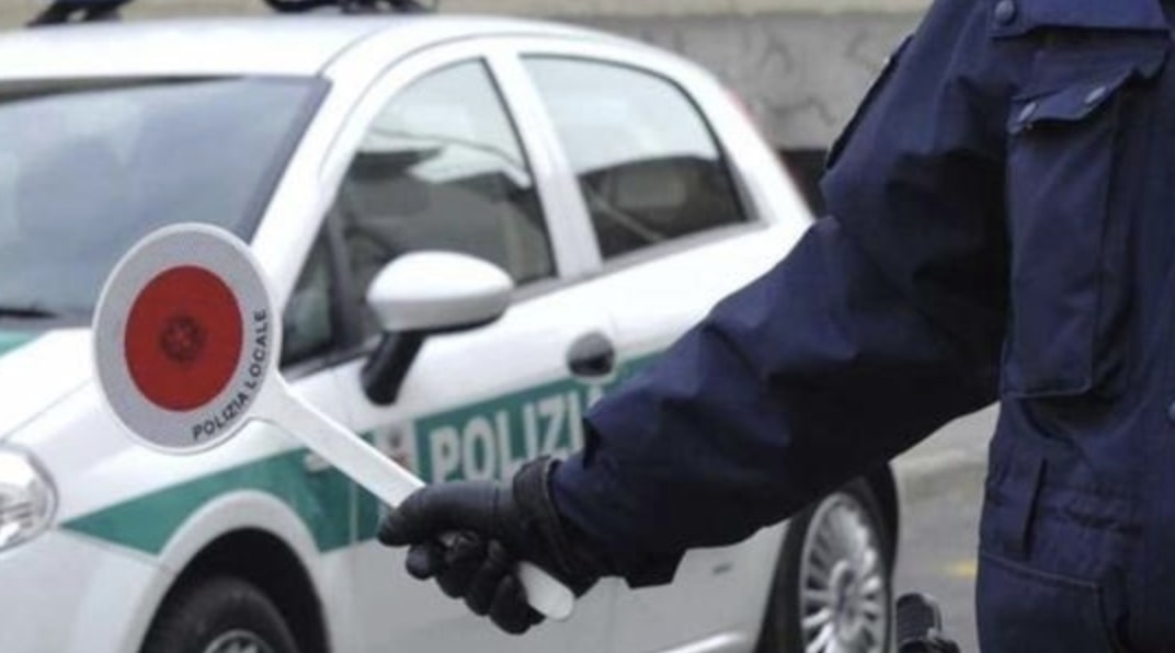 Nucleo Polizia Giudiziaria della Locale di Brescia: oltre 1.500 le patenti false nel 2025