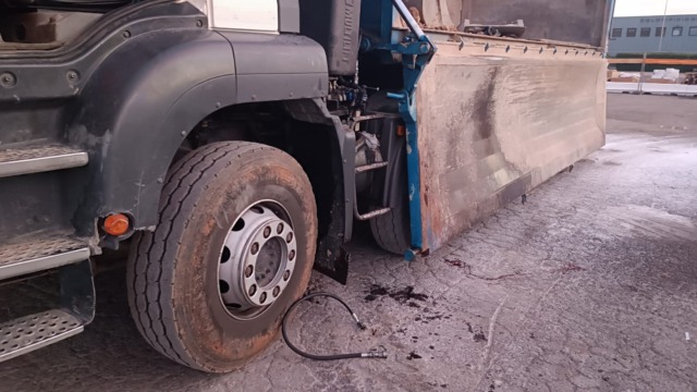 Torbole Casaglia, guasto elettrico al camion: operaio colpito alla testa dal portellone