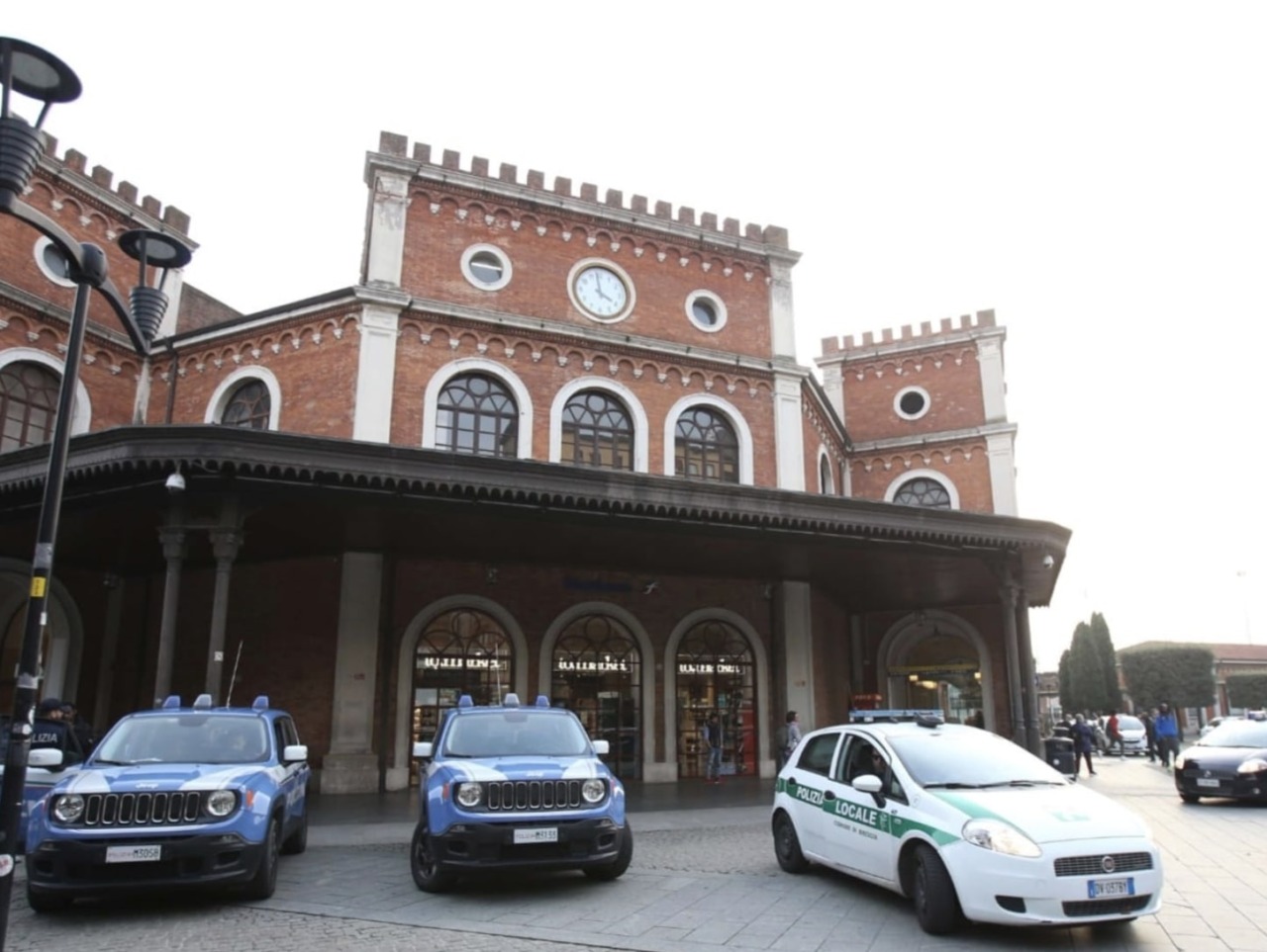 Operazione “Alto Impatto” in stazione a Brescia: 235 le persone controllate