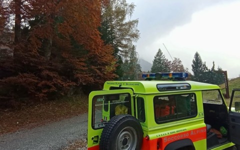 Perde l’orientamento e rimane bloccato a oltre 1.700 metri di quota: l’intervento del Cnsas