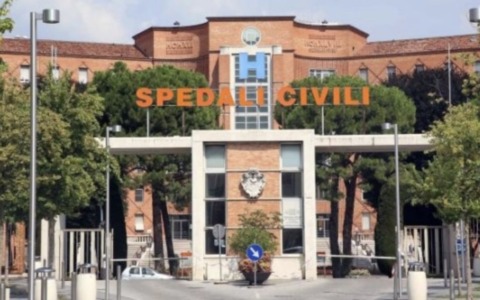 Spedali Civili di Brescia: 27enne ruba cinque smartphone e un tablet ai pazienti del reparto oculistico