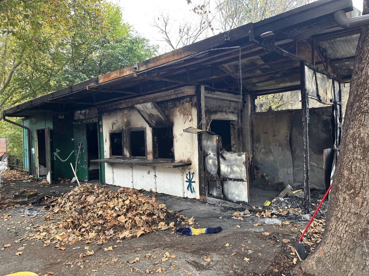 Via Tartaglia a Brescia: al via la rimozione dei resti del chiosco abbandonato