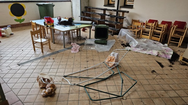 Vandali nella scuola materna di Provezze: caos e amarezza alla riapertura