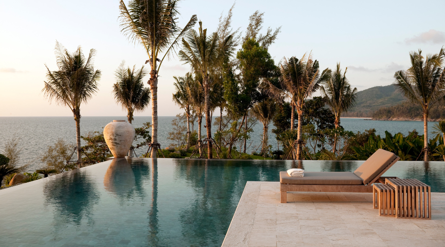 Piscine a sfioro nascosto: eleganza e tecnologia invisibile