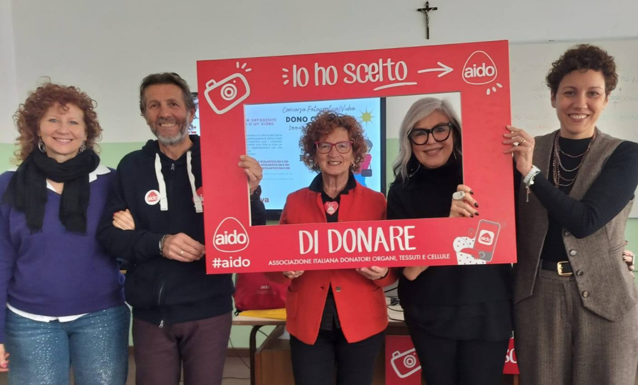 Solidarietà fra i banchi: a Verolanuova l’Aido “sale in cattedra”