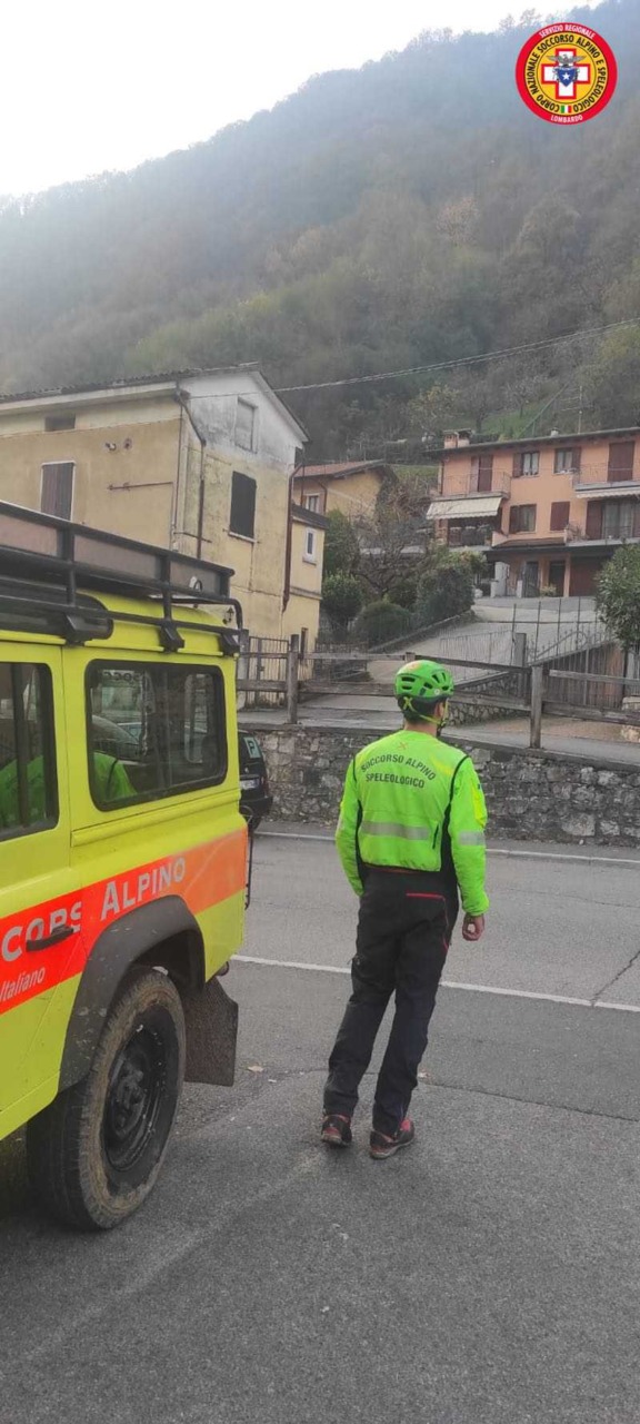 Brutta caduta per un’escursionista a 400 metri di quota: l’intervento del Cnsas