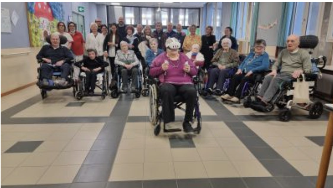 Dalla Casa di riposo di Manerbio sotto al sole delle Maldive grazie ai visori per la realtà virtuale