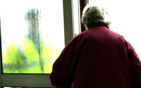 Finti carabinieri chiedono ad un anziano di controllare se manchi dell’oro in casa: scatta la truffa