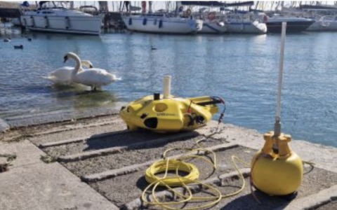 Il robot subacqueo Zeno «assunto» per mappare i rifiuti del Lago di Garda