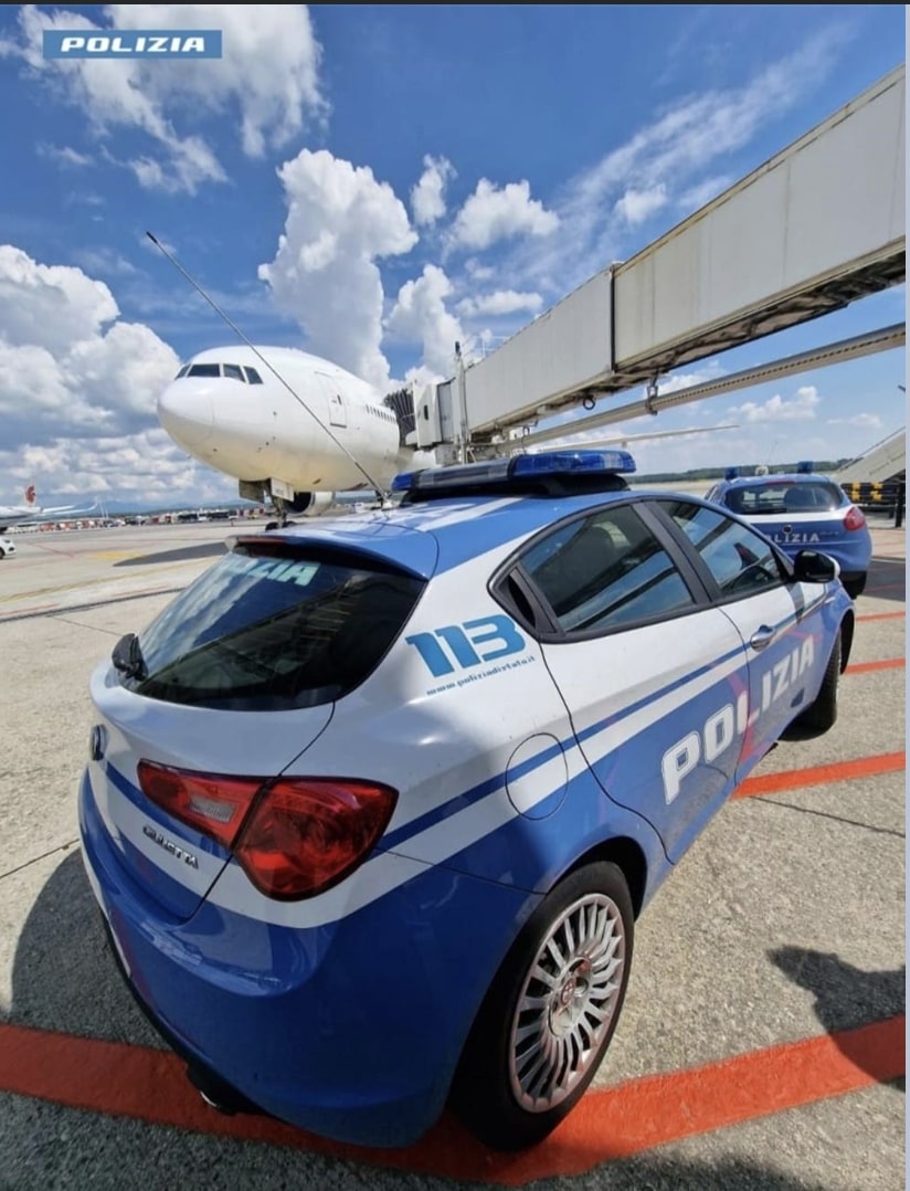 Immigrazione clandestina: in 23 espulsi, 55 clandestini allontanati dall’Italia, 266 permessi di soggiorno revocati