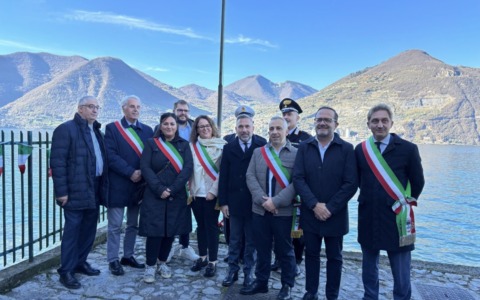 Inaugurata la motonave “Iseo”: l’assessore Lucente alla cerimonia a Monte Isola