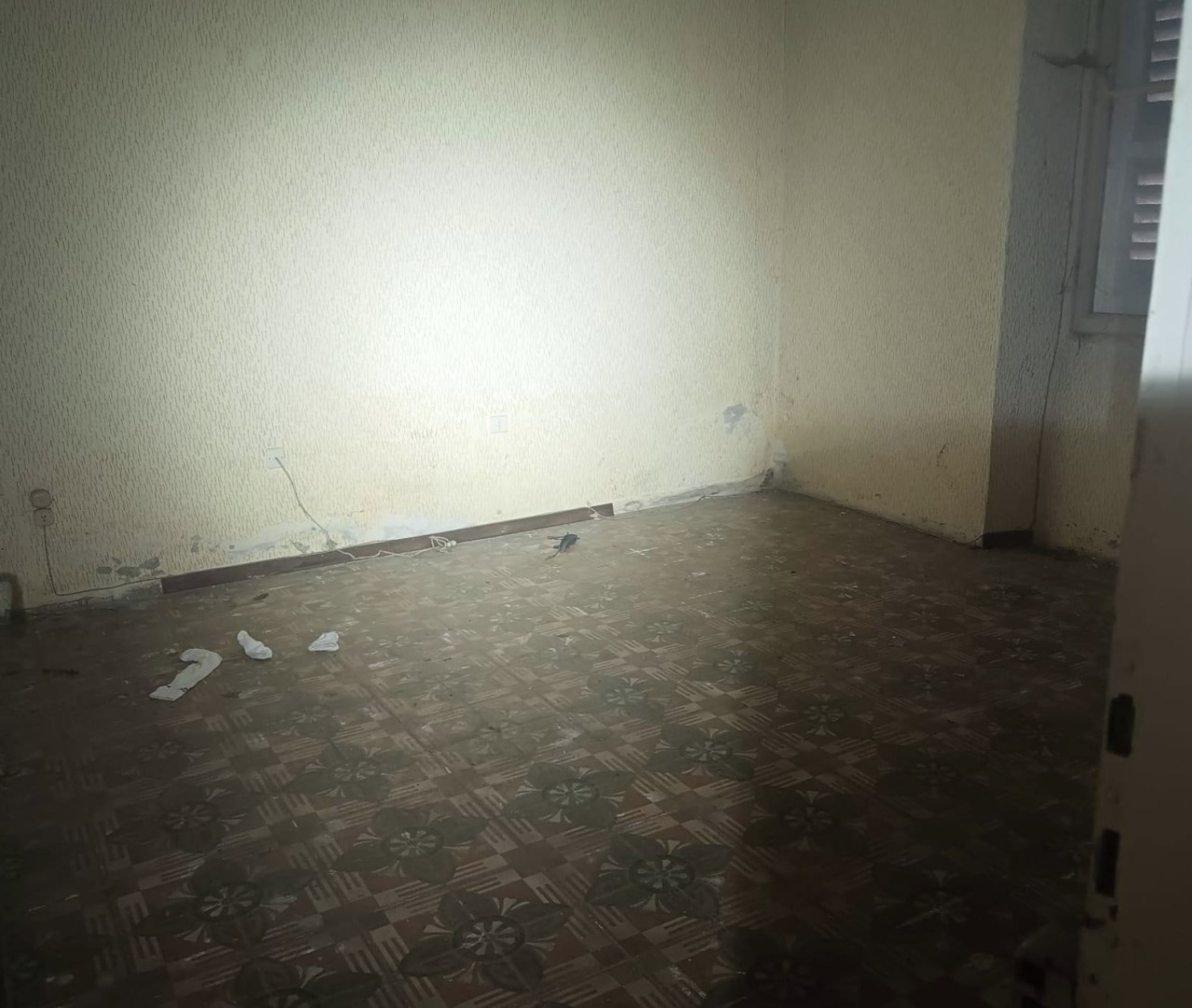 Lo trovano mentre dorme in un edificio abbandonato: denunciato per occupazione abusiva