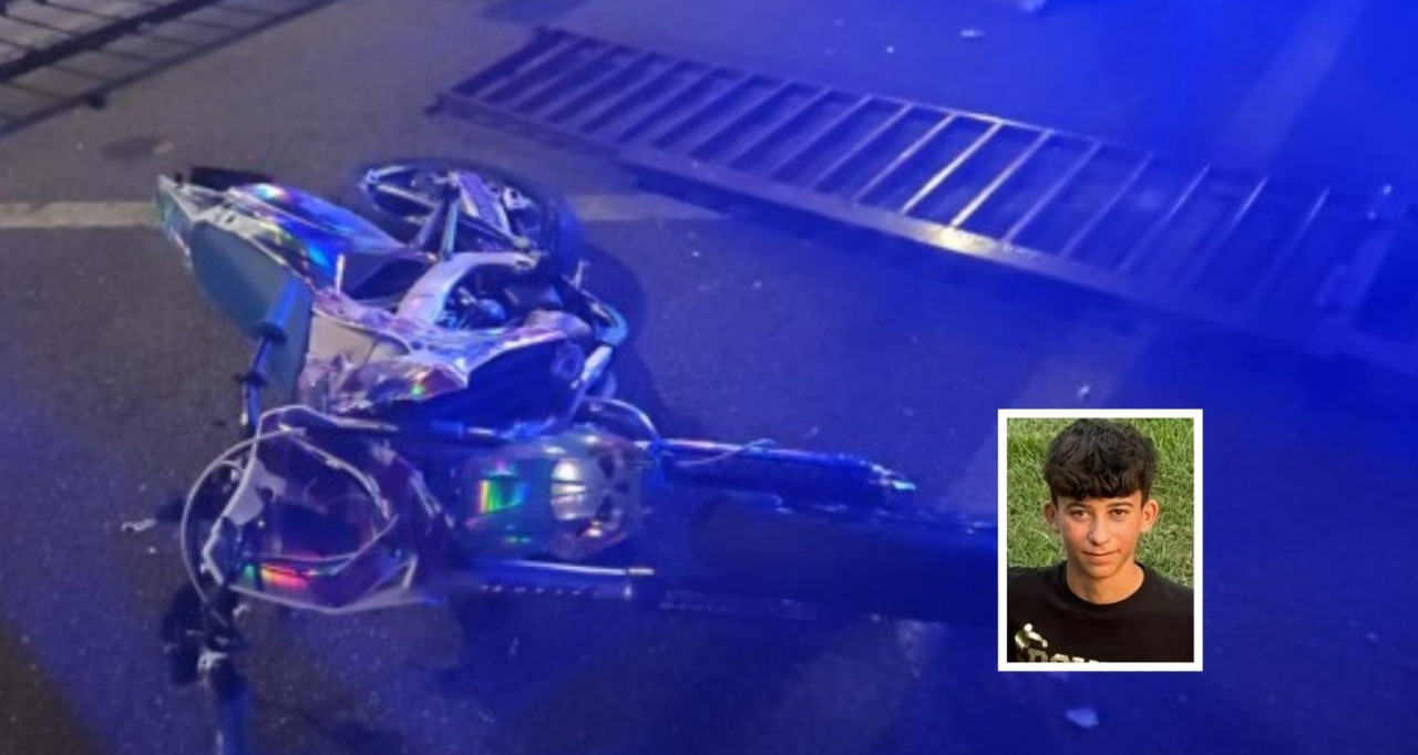 Si schianta in moto contro un cancello, muore 17enne
