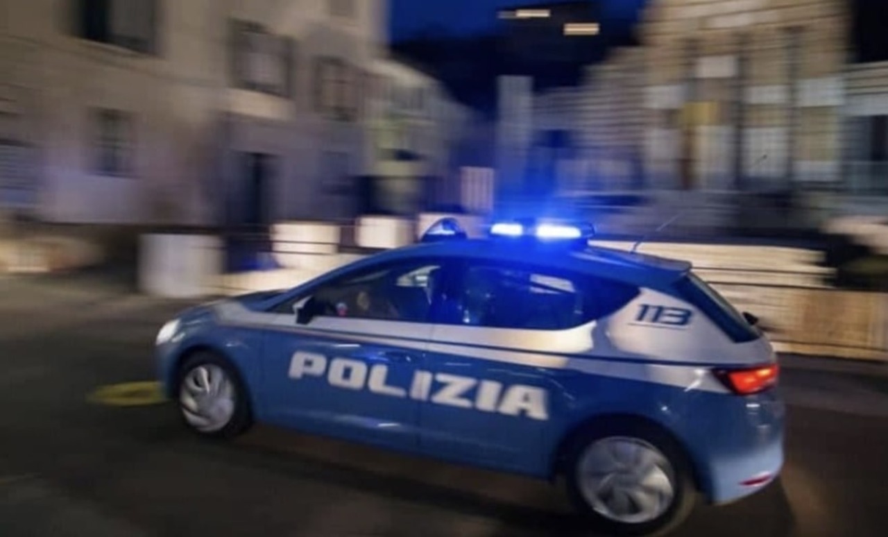 Scavalcano il balcone e tentano di entrare in casa: scatta la denuncia per tre 16enni bresciani