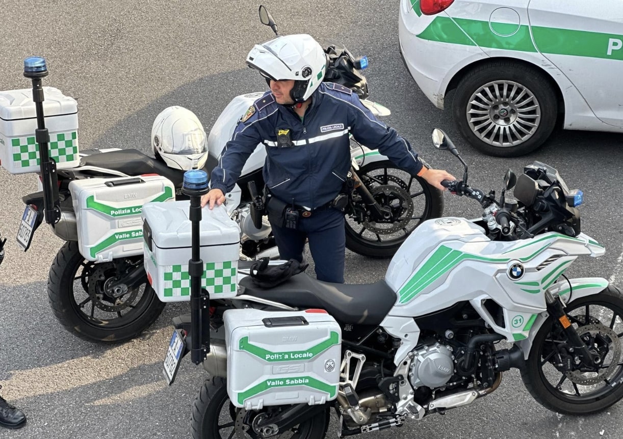 Truffa delle moto “fantasma”: le vende online, si fa consegnare i soldi e sparisce