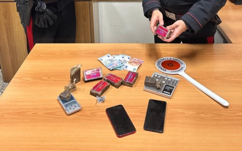 Controlli straordinari ad Halloween: un arresto per droga a Desenzano