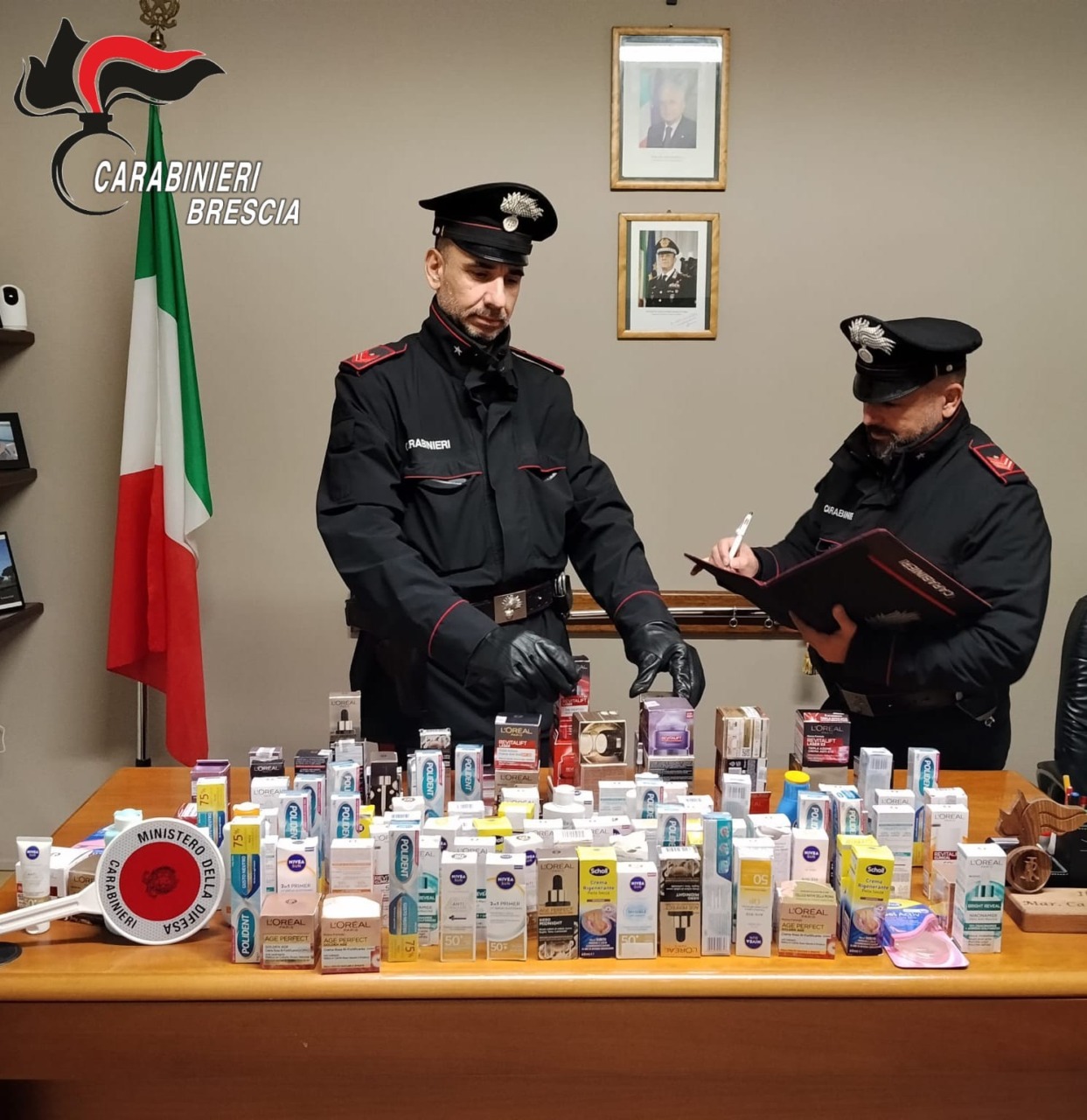 Azzano Mella, rubano creme e cosmetici dal supermercato: tre arresti