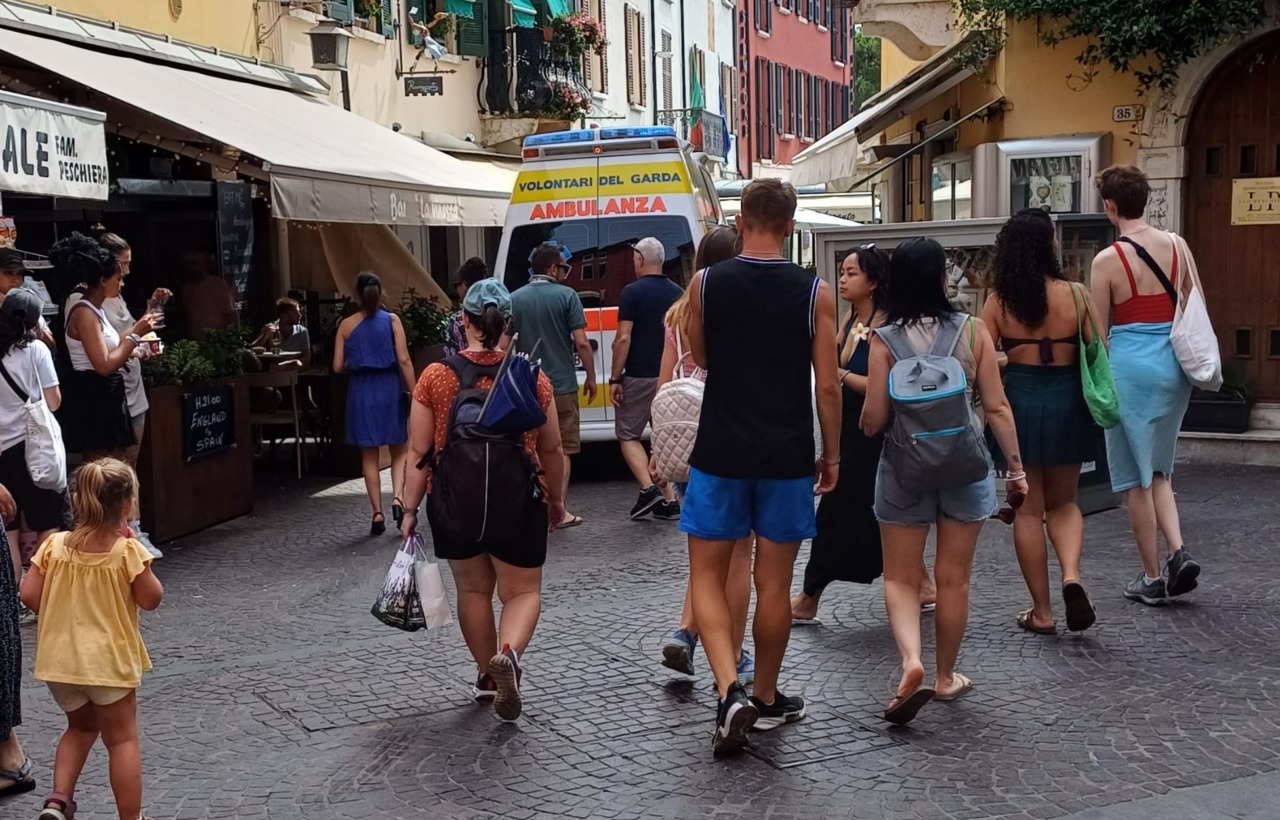 “Ospitare meglio, vivere meglio”:   Sirmione affronta il sovraffollamento turistico