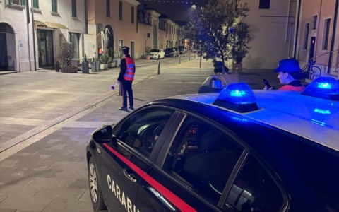 A San Zeno Naviglio controlli straordinari dei carabinieri: tre denunciati per tentato furto