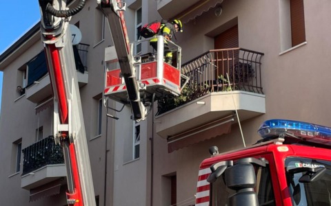 I vigili del fuoco salvano un’anziana bloccata in casa