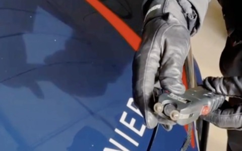 Baby Gang “069” della Valtrompia: sequestrati pistole, tirapugni, taser e coltelli a serramanico