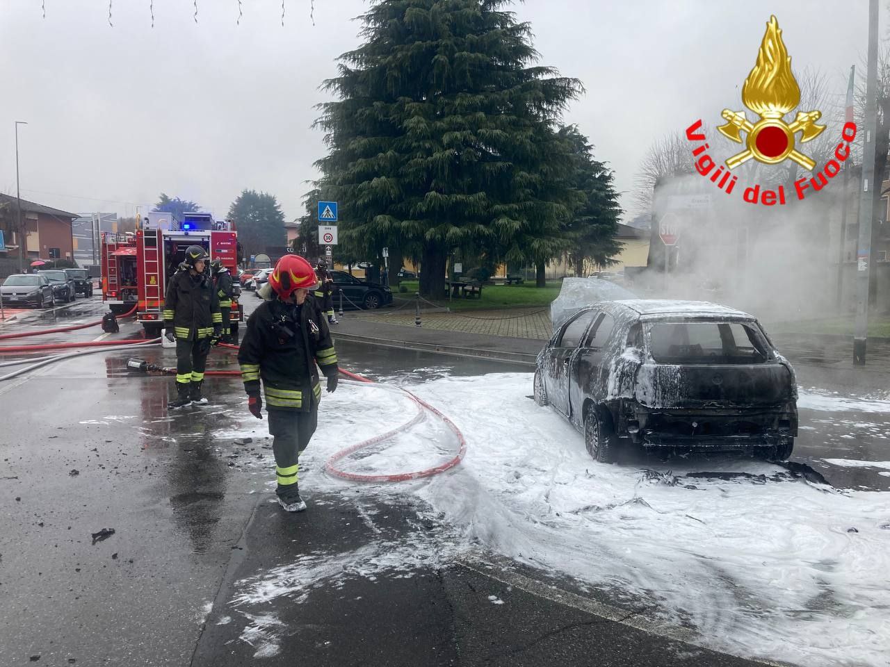 Due episodi di auto a fuoco in poche ore: ecco dove