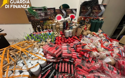 Fuochi d’artificio illegali: sequestro da oltre 2.850 chilogrammi nel Bresciano