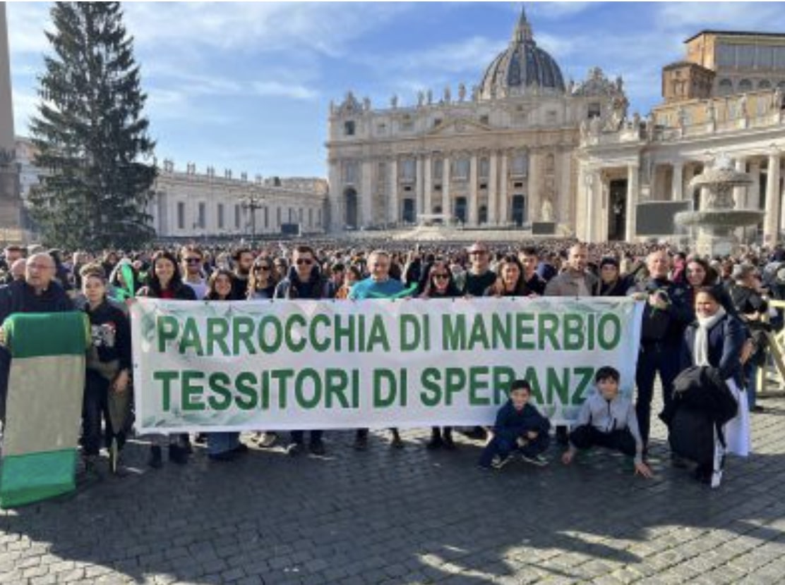 Il Nastro di Speranza «in trasferta» a Roma ma per celebrare il Natale avvolge la Parrocchia San Lorenzo