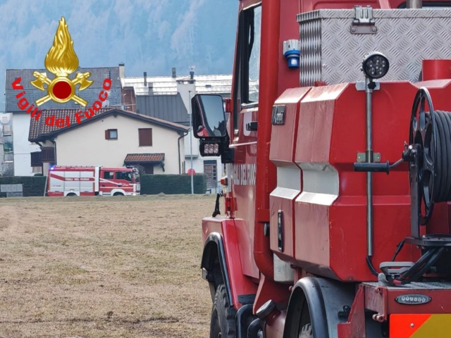 Incudine: incendio di sterpaglie, intervengono i Vigili del Fuoco