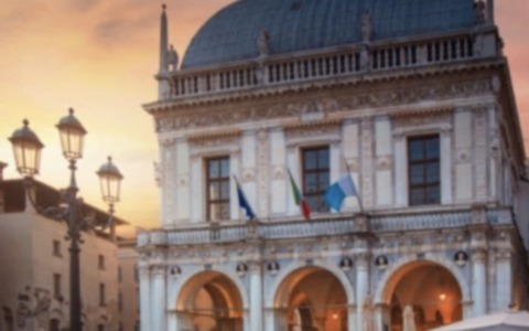 Mercato Emporium: da sabato in piazza Loggia e via Alessandro Volta