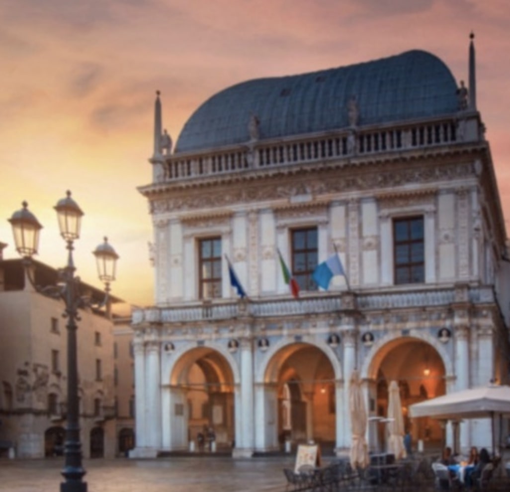 Mercato Emporium: da sabato in piazza Loggia e via Alessandro Volta