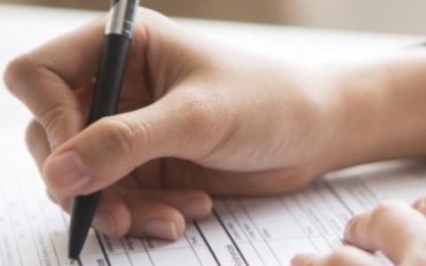 “Mi sono arrivate delle multe ma l’auto non è mia”: dichiara il falso e viene denunciato