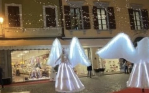 Natale 2025, l’appello di Salò Promotion: “Compra sotto casa”