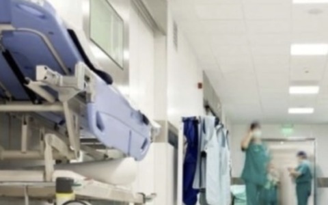 Paziente aggredisce un infermiere agli Spedali Civili di Brescia: arrestato un 28enne