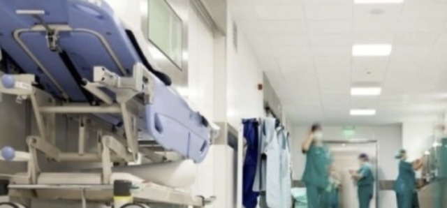 Paziente aggredisce un infermiere agli Spedali Civili di Brescia: arrestato un 28enne