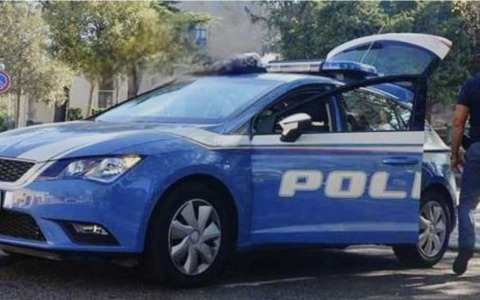 Rapina al Lidl di Santa Eufemia: ruba superalcolici e minaccia di morte la responsabile, 35enne in manette