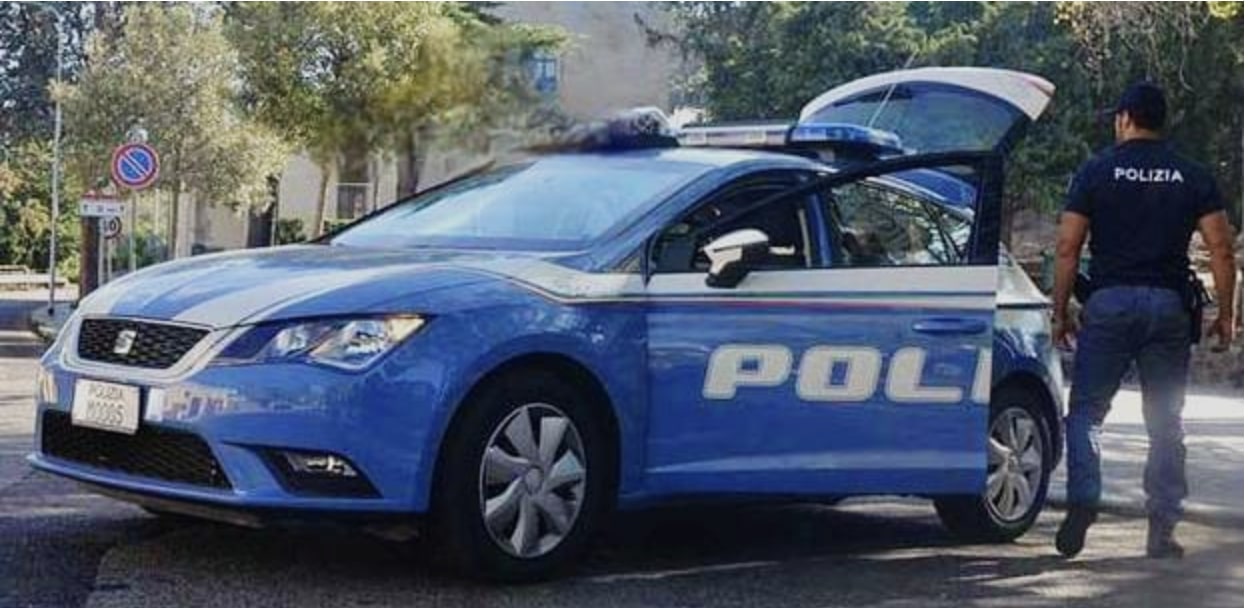 Rapina al Lidl di Santa Eufemia: ruba superalcolici e minaccia di morte la responsabile, 35enne in manette