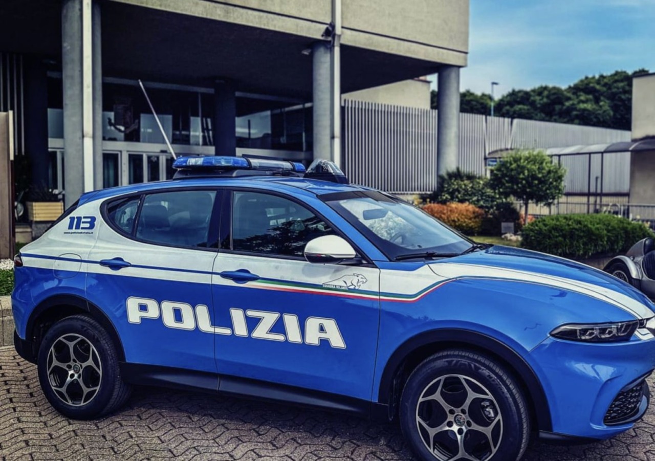 Rapina il bar Pierrot colpendo la barista con un coccio di bottiglia: 27enne arrestato