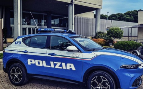 Rapina il bar Pierrot colpendo la barista con un coccio di bottiglia: 27enne arrestato