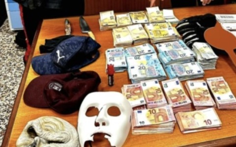 Rapina nella sala slot di San Zeno Naviglio: due finiscono in manette