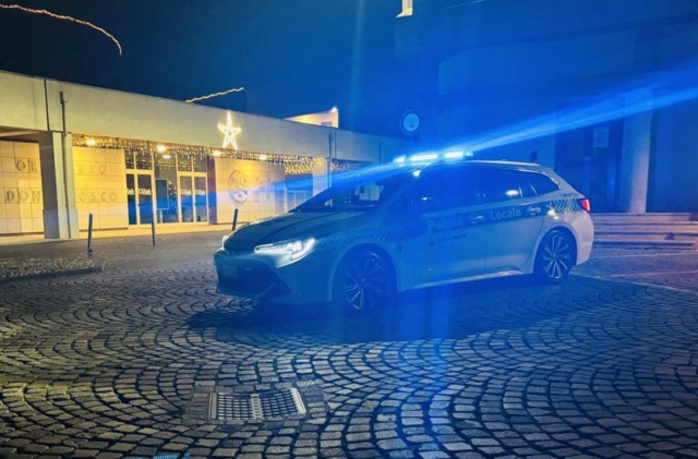 Rapinato del monopattino dopo essere stato aggredito a Rezzato: mezzo trovato, scatta la denuncia