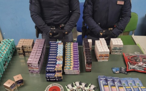 Rubano all’Esselunga di Verona e Brescia: sgominata banda di ladri, due arresti e sequestro per migliaia di euro