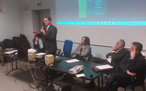 Brescia e il nodo rifiuti: a Bagnolo Mella un confronto partecipato sulle criticità del territorio