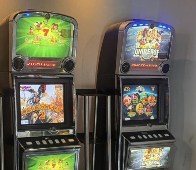 Slot machines irregolari in una sala giochi a Villanuova sul Clisi: sanzioni per 90mila euro