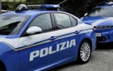 Sorpresi con l’auto carica di merce contraffatta: tre i denunciati