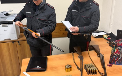 Tre armi da fuoco illegalmente detenute: arrestato un 78enne di Montichiari