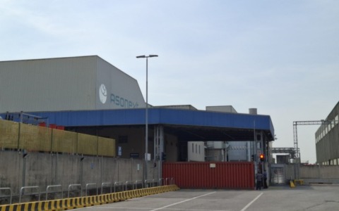 Infortunio a Ospitaletto: cade da due metri mentre sistema dei bancali e sbatte la testa