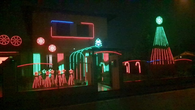 Un Christmas light show in piena regola si può trovare negli Usa o tra le vie di Borgo