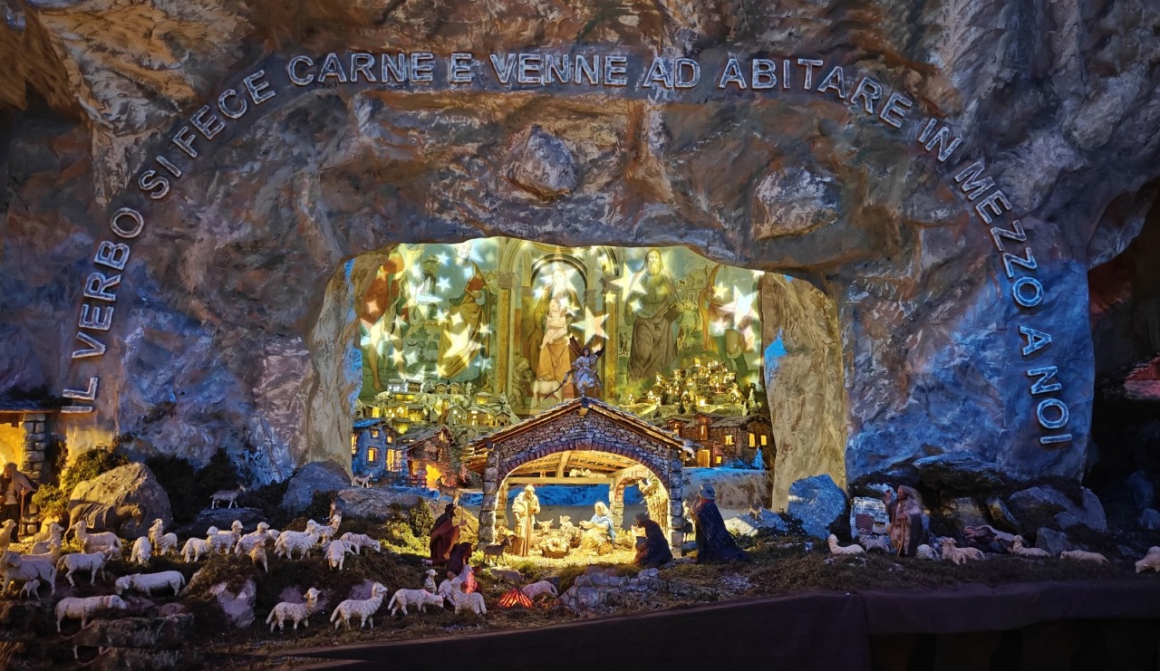 Coccaglio, la magia del presepe montano accende la chiesetta di San Pietro